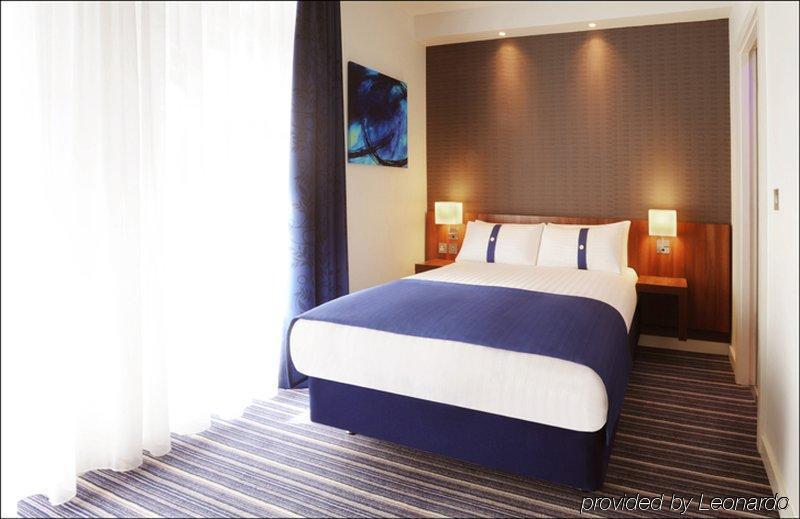 Holiday Inn Express Liverpool Hoylake, An Ihg Hotel Room photo